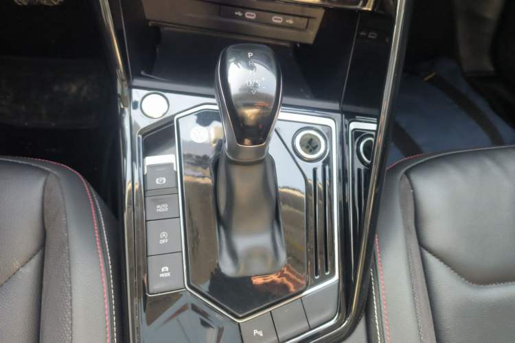 Used Volkswagen Tayron 2022 330TSI Two-Wheel Drive Luxury Connect Plus Version Gear Lever
