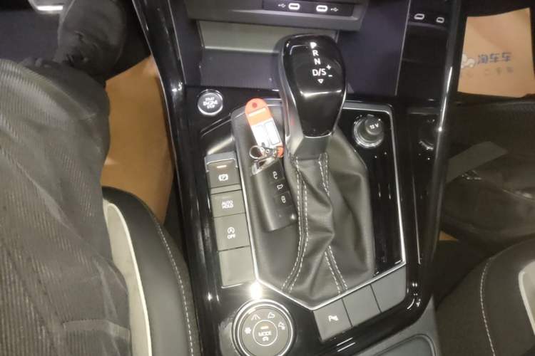 Used Volkswagen Tayron 2022 380TSI Four-Wheel Drive R-Line Connected Version Gear Lever