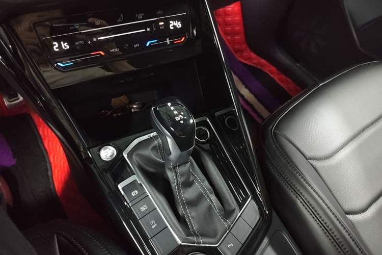 Used Volkswagen Tayron 2022 380TSI Four-Wheel Drive R-Line Connected Version Gear Lever