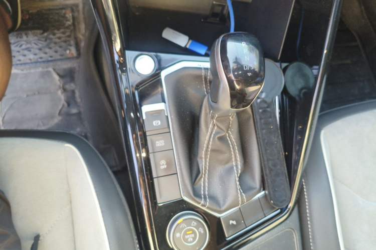 Used Volkswagen Tayron 2022 380TSI Four-Wheel Drive R-Line Connected Version Gear Lever