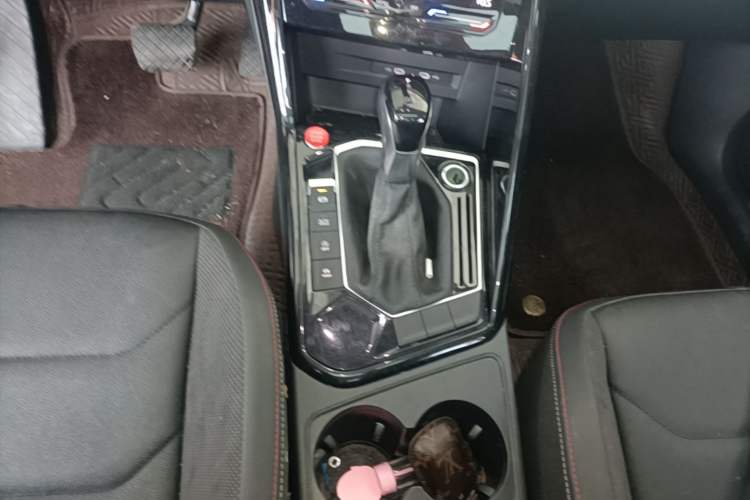 Used Volkswagen Tayron 2022 330TSI Two-Wheel Drive Luxury Connect Plus Version Gear Lever