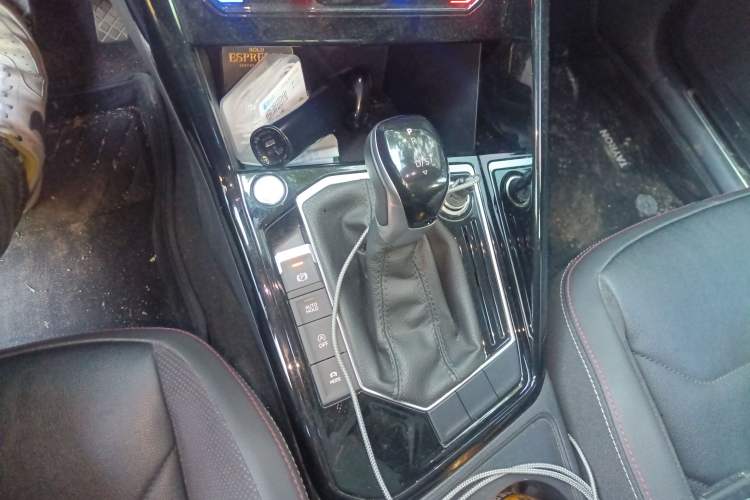 Used Volkswagen Tayron 2022 280TSI Two-Wheel Drive Luxury Smart Connectivity Version Gear Lever