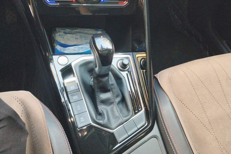 Used Volkswagen Tayron 2022 280TSI Two-Wheel Drive Luxury Smart Connectivity Version Gear Lever