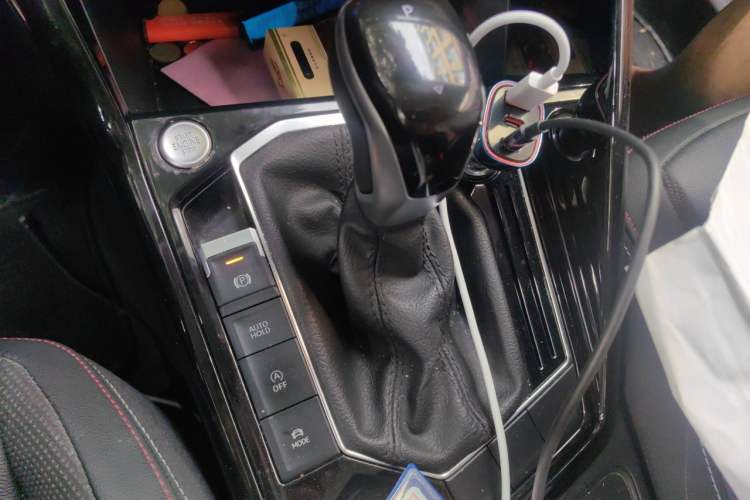 Used Volkswagen Tayron 2022 330TSI Two-Wheel Drive Luxury Smart Connectivity Version Gear Lever