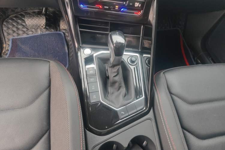 Used Volkswagen Tayron 2022 330TSI Two-Wheel Drive Luxury Connect Plus Version Gear Lever