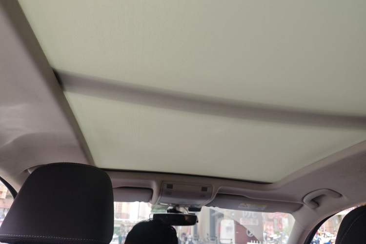 Used Volkswagen Tayron 2022 330TSI Two-Wheel Drive Luxury Connect Plus Version Headliner