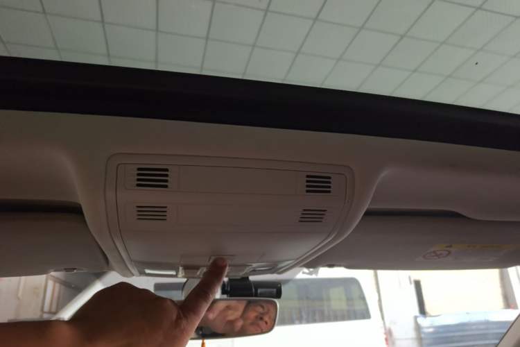 Used Volkswagen Tayron 2022 280TSI Two-Wheel Drive Luxury Smart Connectivity Version Headliner