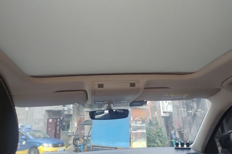Used Volkswagen Tayron 2022 330TSI Two-Wheel Drive Luxury Smart Connectivity Version Headliner