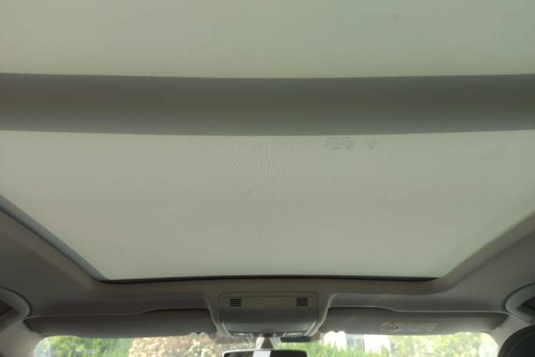Used Volkswagen Tayron 2022 280TSI Two-Wheel Drive Luxury Smart Connectivity Version Headliner