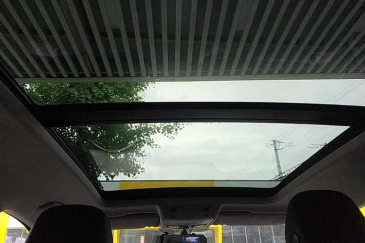 Used Volkswagen Tayron 2022 330TSI Two-Wheel Drive Luxury Smart Connectivity Version Headliner