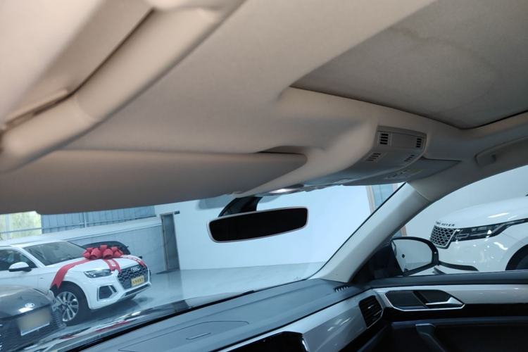 Used Volkswagen Tayron 2022 330TSI Two-Wheel Drive Luxury Smart Connectivity Version Headliner