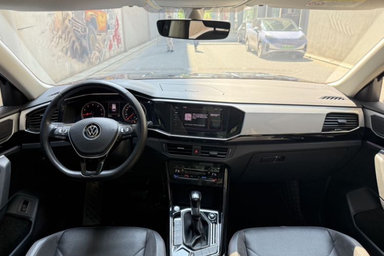 Used Volkswagen Tayron 2022 280TSI Two-Wheel Drive Luxury Smart Connectivity Version Interior 1