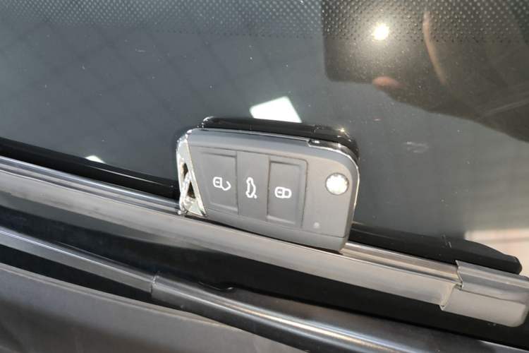 Used Volkswagen Tayron 2022 330TSI Two-Wheel Drive Luxury Smart Connectivity Version Interior 1