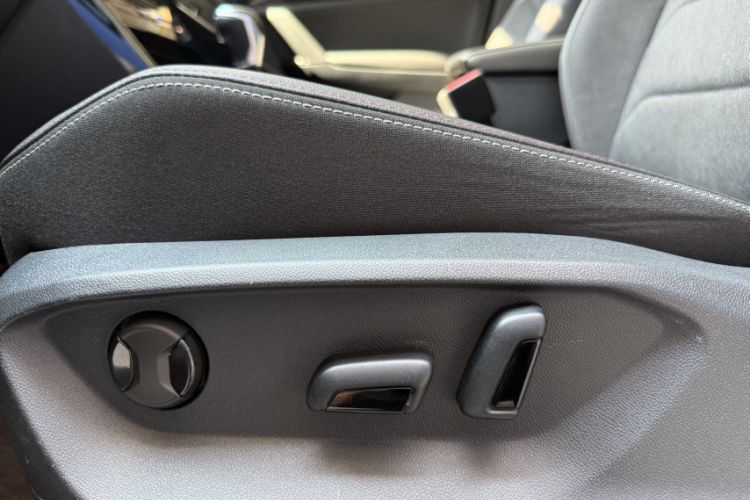 Used Volkswagen Tayron 2022 280TSI Two-Wheel Drive Luxury Smart Connectivity Version Interior 11