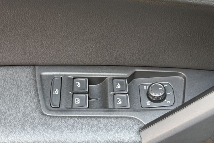 Used Volkswagen Tayron 2022 280TSI Two-Wheel Drive Luxury Smart Connectivity Version Interior 13