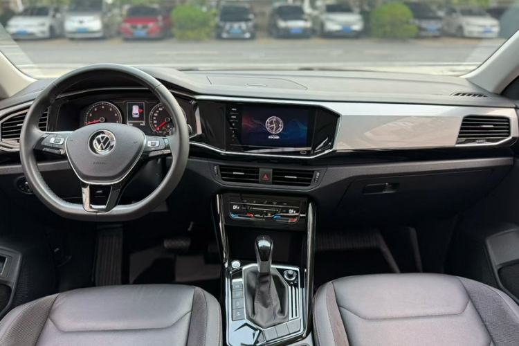 Used Volkswagen Tayron 2022 330TSI Two-Wheel Drive Luxury Smart Connectivity Version Interior 2