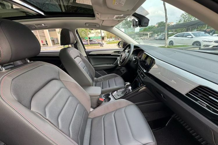 Used Volkswagen Tayron 2022 330TSI Two-Wheel Drive Luxury Smart Connectivity Version Interior 3