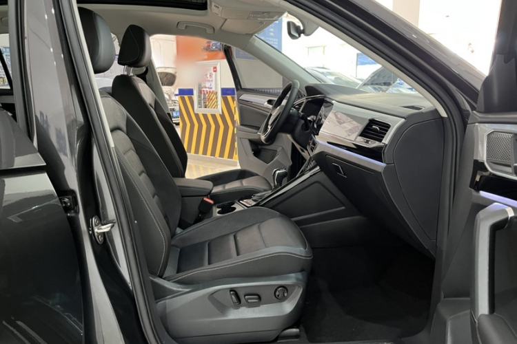Used Volkswagen Tayron 2022 280TSI Two-Wheel Drive Luxury Smart Connectivity Version Interior 9