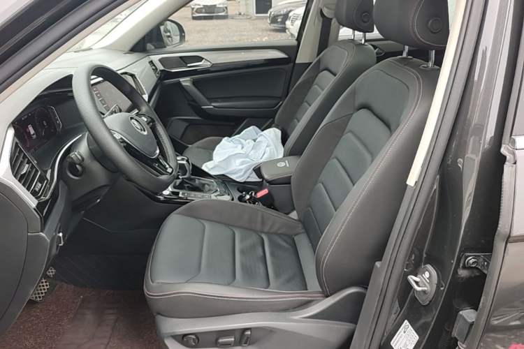 Used Volkswagen Tayron 2022 330TSI Two-Wheel Drive Luxury Smart Connectivity Version Left Front Seat