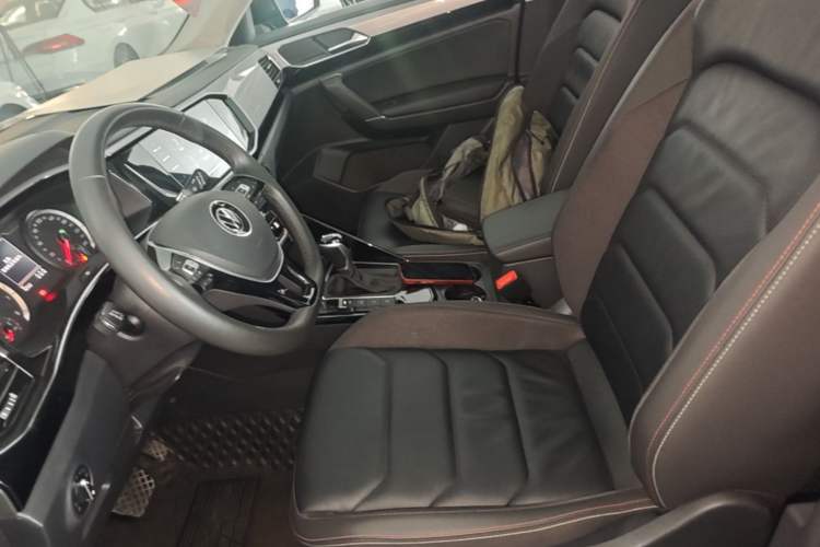 Used Volkswagen Tayron 2022 330TSI Two-Wheel Drive Luxury Smart Connectivity Version Left Front Seat