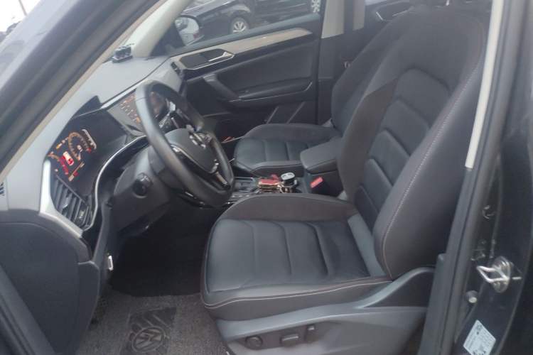 Used Volkswagen Tayron 2022 330TSI Two-Wheel Drive Luxury Smart Connectivity Version Left Front Seat