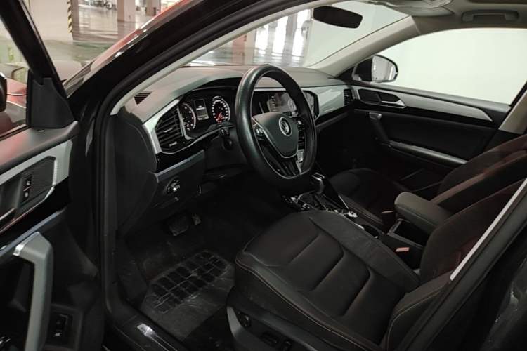 Used Volkswagen Tayron 2022 330TSI Two-Wheel Drive Luxury Smart Connectivity Version Left Front Seat
