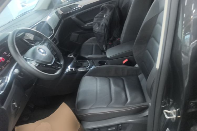 Used Volkswagen Tayron 2022 330TSI Two-Wheel Drive Luxury Smart Connectivity Version Left Front Seat