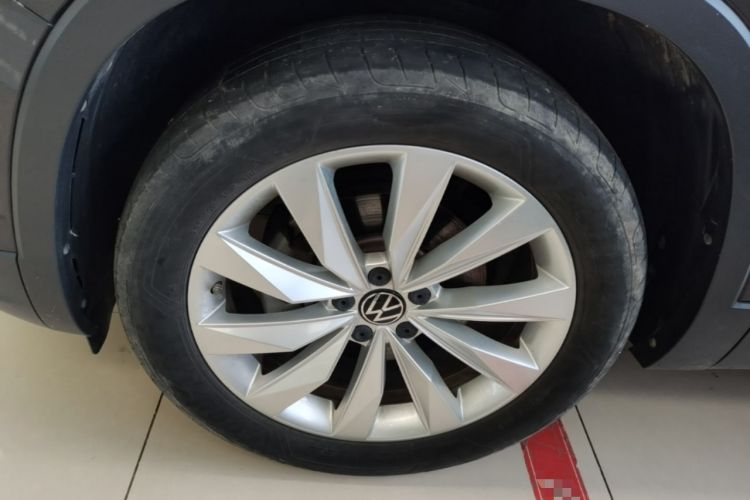Used Volkswagen Tayron 2022 380TSI Four-Wheel Drive Luxury Connected Pro Version Left Front Wheel Hub