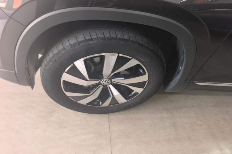 Used Volkswagen Tayron 2022 330TSI Two-Wheel Drive Luxury Connect Plus Version Left Front Wheel Hub