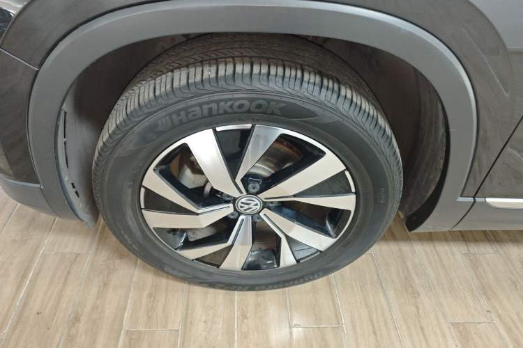 Used Volkswagen Tayron 2022 330TSI Two-Wheel Drive Luxury Smart Connectivity Version Left Front Wheel Hub