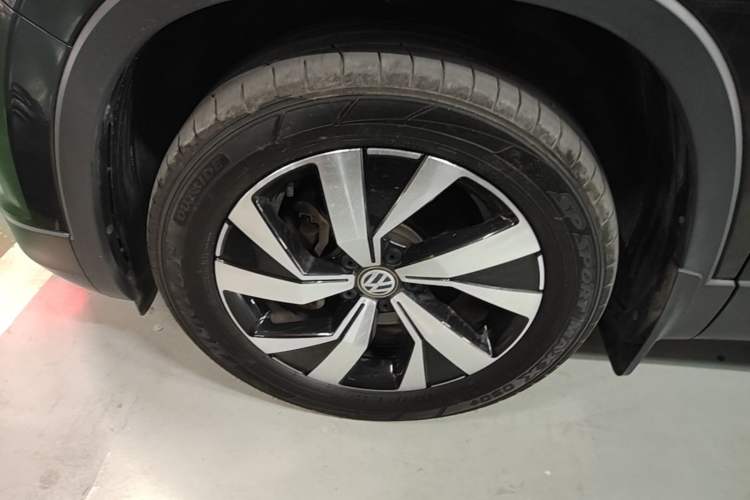 Used Volkswagen Tayron 2022 330TSI Two-Wheel Drive Luxury Smart Connectivity Version Left Front Wheel Hub