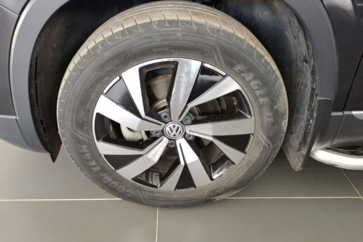 Used Volkswagen Tayron 2022 330TSI Two-Wheel Drive Luxury Smart Connectivity Version Left Front Wheel Hub