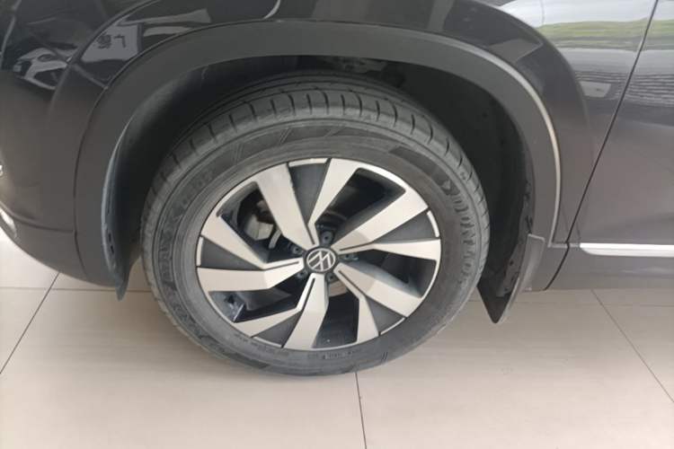 Used Volkswagen Tayron 2022 330TSI Two-Wheel Drive Luxury Connect Plus Version Left Front Wheel Hub