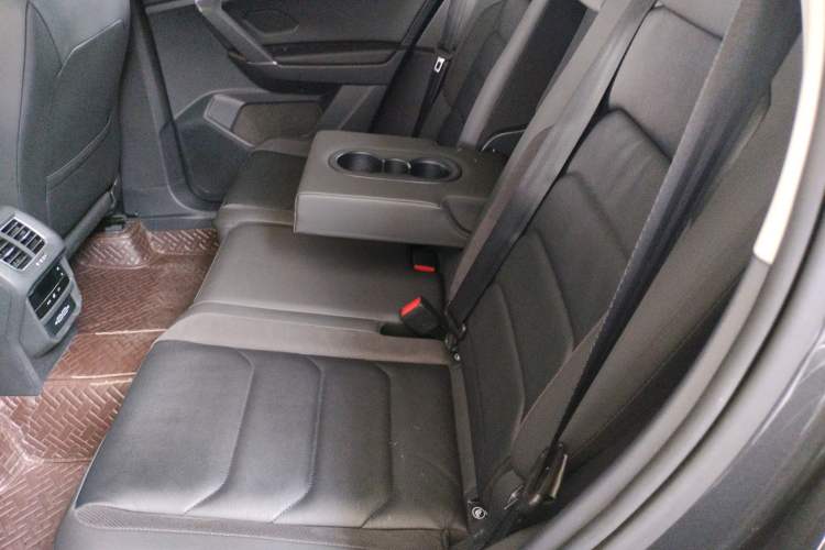 Used Volkswagen Tayron 2022 280TSI Two-Wheel Drive Luxury Smart Connectivity Version Left Rear Seat