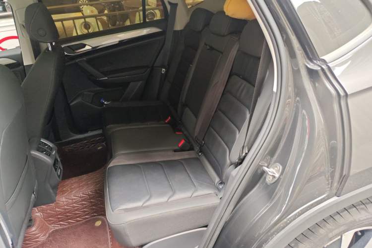 Used Volkswagen Tayron 2022 330TSI Two-Wheel Drive Luxury Connect Plus Version Left Rear Seat