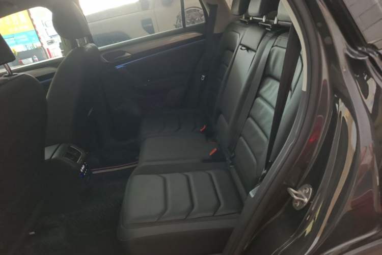 Used Volkswagen Tayron 2022 280TSI Two-Wheel Drive Luxury Smart Connectivity Version Left Rear Seat