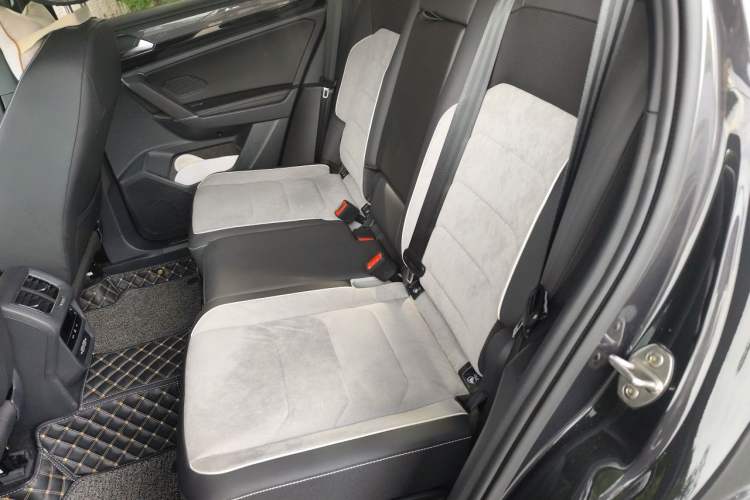 Used Volkswagen Tayron 2022 380TSI Four-Wheel Drive R-Line Connected Version Left Rear Seat