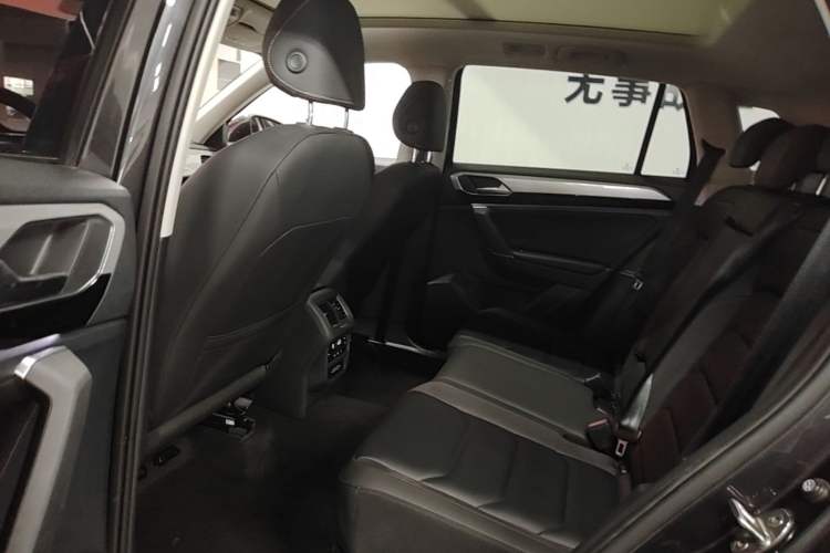 Used Volkswagen Tayron 2022 330TSI Two-Wheel Drive Luxury Smart Connectivity Version Left Rear Seat