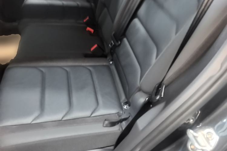 Used Volkswagen Tayron 2022 330TSI Two-Wheel Drive Luxury Smart Connectivity Version Left Rear Seat
