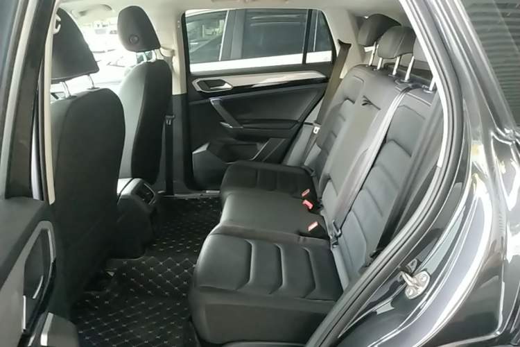 Used Volkswagen Tayron 2022 330TSI Two-Wheel Drive Luxury Smart Connectivity Version Left Rear Seat