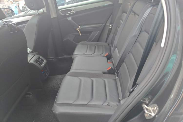 Used Volkswagen Tayron 2022 280TSI Two-Wheel Drive Luxury Smart Connectivity Version Left Rear Seat