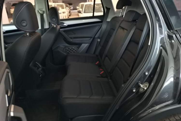 Used Volkswagen Tayron 2022 330TSI Two-Wheel Drive Luxury Smart Connectivity Version Left Rear Seat