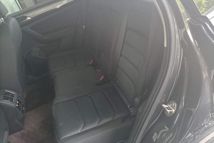 Used Volkswagen Tayron 2022 330TSI Two-Wheel Drive Luxury Connect Plus Version Left Rear Seat