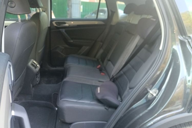 Used Volkswagen Tayron 2022 280TSI Two-Wheel Drive Luxury Smart Connectivity Version Left Rear Seat