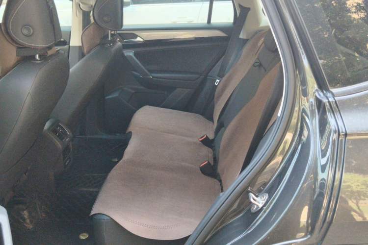 Used Volkswagen Tayron 2022 280TSI Two-Wheel Drive Luxury Smart Connectivity Version Left Rear Seat