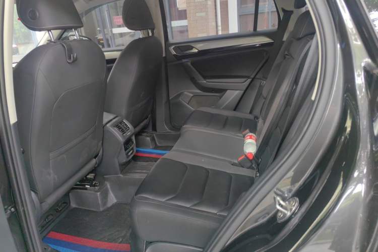 Used Volkswagen Tayron 2022 330TSI Two-Wheel Drive Luxury Smart Connectivity Version Left Rear Seat