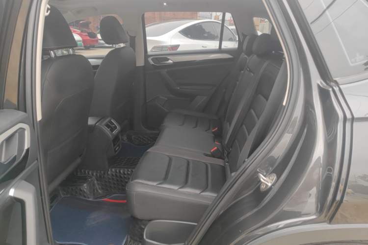 Used Volkswagen Tayron 2022 330TSI Two-Wheel Drive Luxury Connect Plus Version Left Rear Seat