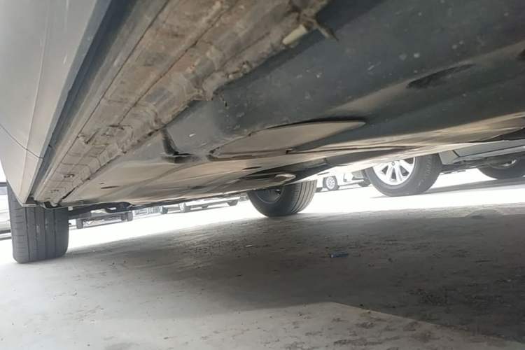 Used Volkswagen Tayron 2022 280TSI Two-Wheel Drive Luxury Smart Connectivity Version Left Side Sill