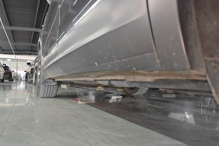Used Volkswagen Tayron 2022 330TSI Two-Wheel Drive Luxury Smart Connectivity Version Left Side Sill