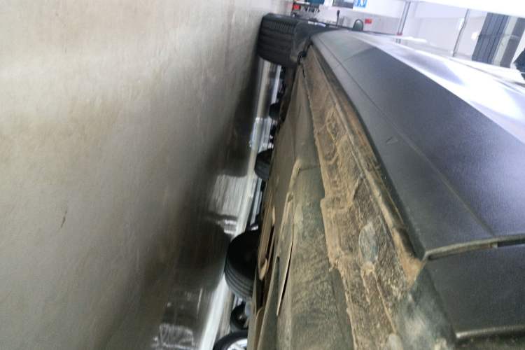 Used Volkswagen Tayron 2022 280TSI Two-Wheel Drive Luxury Smart Connectivity Version Left Side Sill